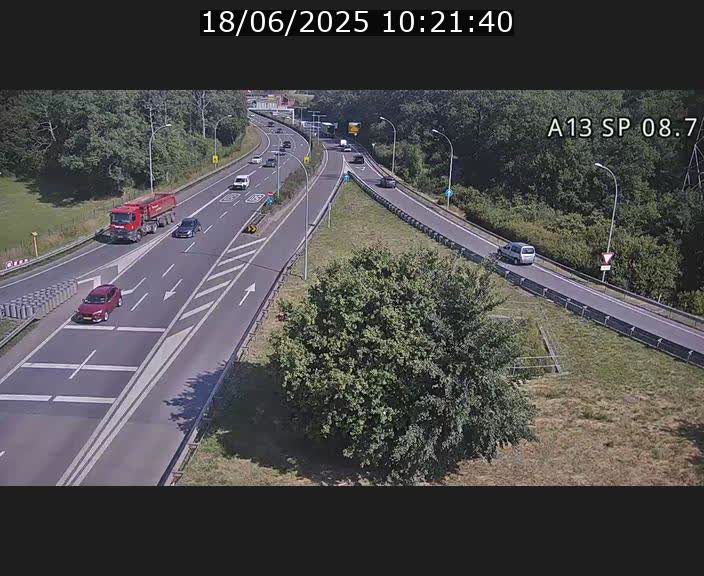 Traffic live webcam Luxembourg Jonction Lankelz - A13 direction Pétange - BK 8.7 
