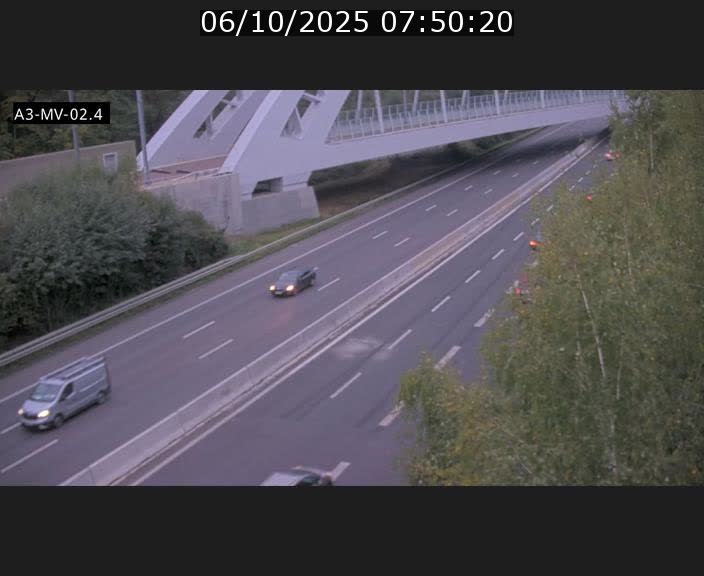 Webcam autoroute de la France (A3) au Luxembourg à Fentange, à proximité de la Croix de Gasperich. Vue orientée vers la Cloche d'Or