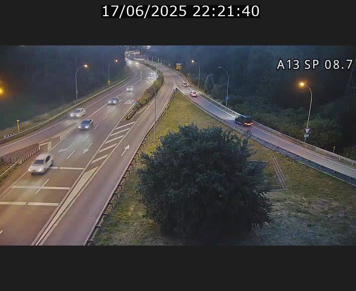 Traffic live webcam Luxembourg Jonction Lankelz - A13 direction Pétange - BK 8.7 