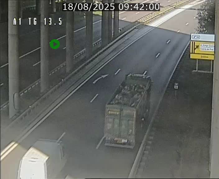 Traffic live webcam Luxembourg Senningen - A1 direction Luxembourg - BK 13.5
