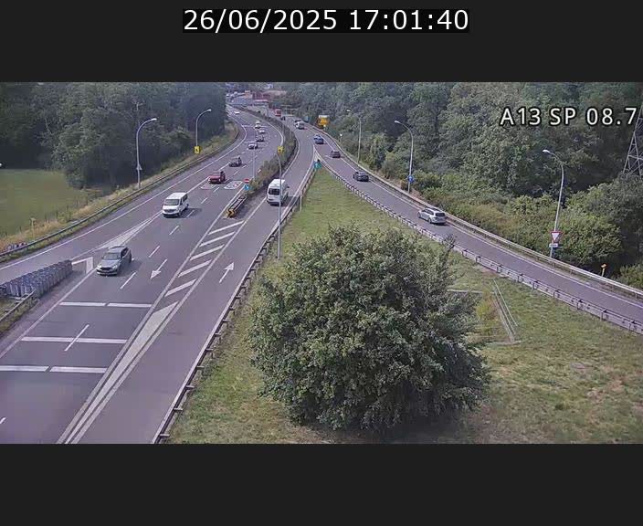 Traffic live webcam Luxembourg Jonction Lankelz - A13 direction Pétange - BK 8.7 
