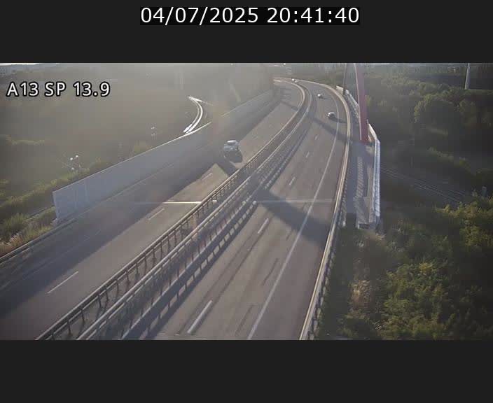 Traffic live webcam Luxembourg Kayl - A13 direction Esch-sur-Alzette/Luxembourg-ville - BK 13.9