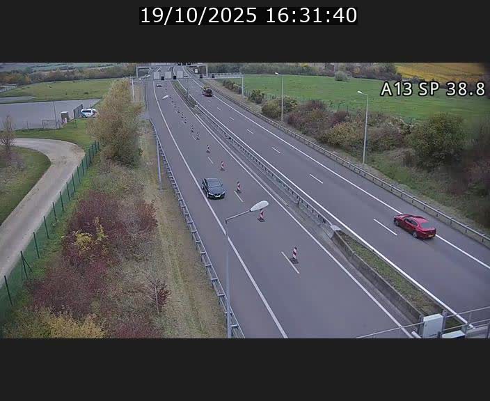 Webcam autoroute A13 à l'entrée ouest du tunnel Markusbierg à Schengen. Vue orientée vers le tunnel et l'Allemagne