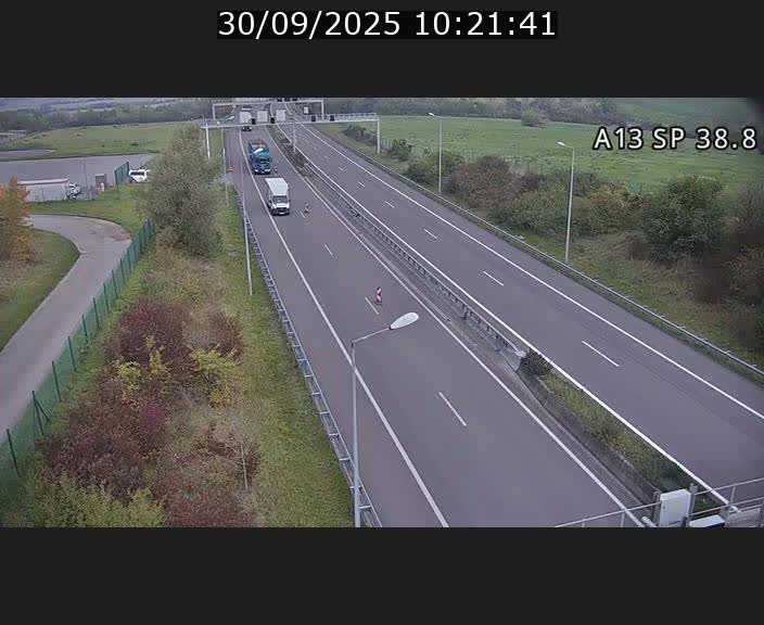 Webcam autoroute A13 à l'entrée ouest du tunnel Markusbierg à Schengen. Vue orientée vers le tunnel et l'Allemagne