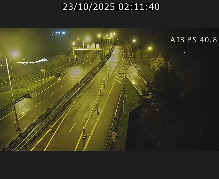 Webcam autoroute A13 à la sortie est du tunnel Markusbierg à Schengen. Vue sur le pont de la Moselle, vers l'Allemagne