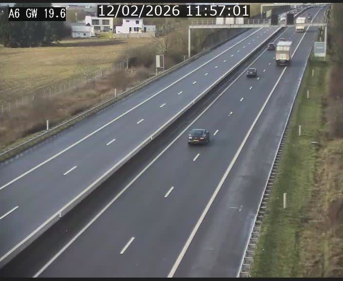 Traffic live webcam Luxembourg - Steinfort - A6 - BK 19.6 - direction Belgique