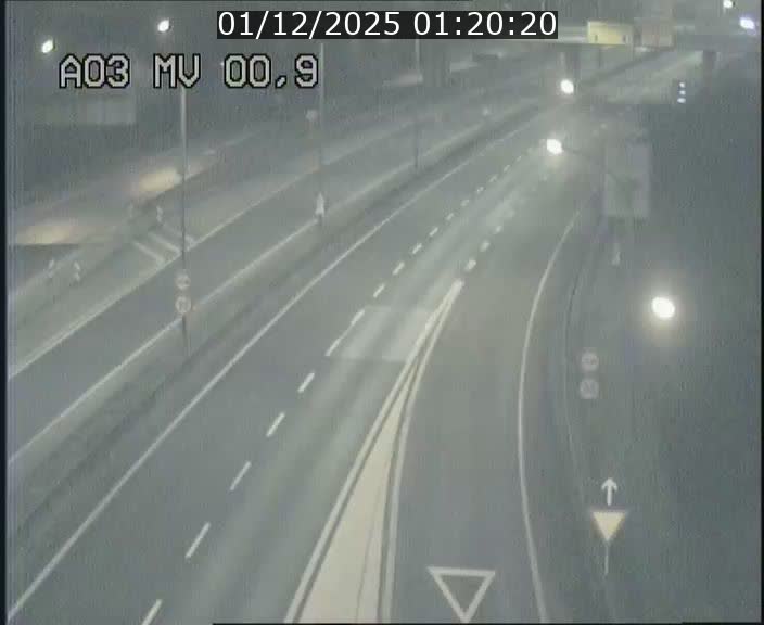 Traffic live webcam Luxembourg Croix de Gasperich - A3 - BK 0.4 - direction Luxembourg