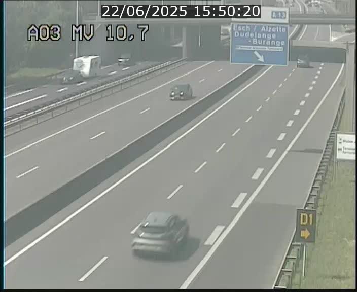 Traffic live webcam Luxembourg Croix de Bettembourg - A3 - BK 10.7 - direction France