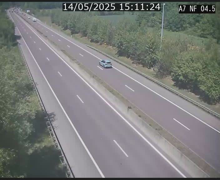 Caméra autoroute Luxembourg A7 - Passage à gibier Rëngelbour - direction Tunnel Grouft
