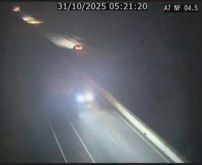 Caméra autoroute Luxembourg A7 - Passage à gibier Rëngelbour - direction Tunnel Grouft