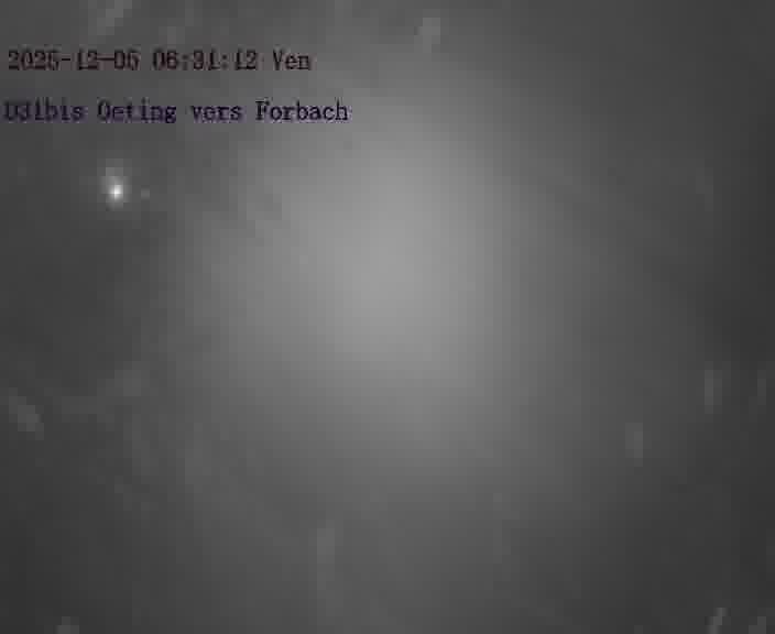 Caméra routière située sur D31bis (France) à Oeting, orientée vers Forbach, surveillant en continu la circulation locale et régionale.