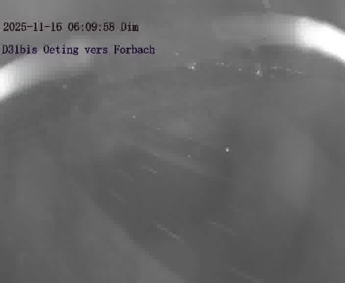 Caméra routière située sur D31bis (France) à Oeting, orientée vers Forbach, surveillant en continu la circulation locale et régionale.