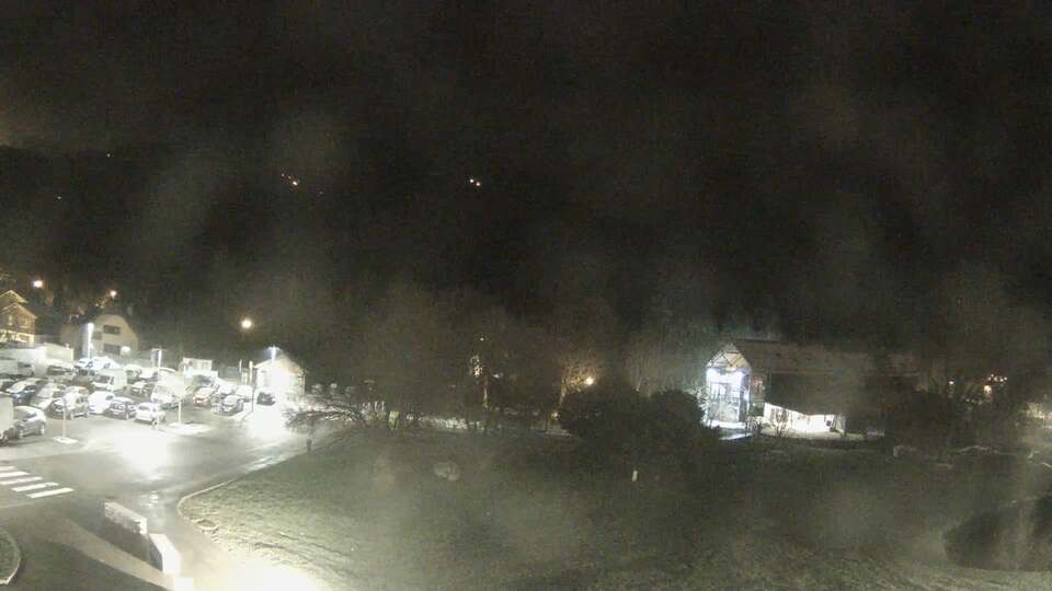 Webcam au niveau de la mairie du village du Bourg d'Oisans, aux pieds de l'Alpe d'Huez et aux portes du parc des Écrins