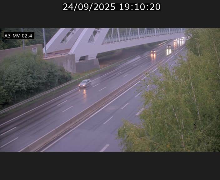 Webcam autoroute de la France (A3) au Luxembourg à Fentange, à proximité de la Croix de Gasperich. Vue orientée vers la Cloche d'Or