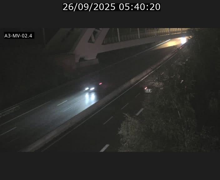Webcam autoroute de la France (A3) au Luxembourg à Fentange, à proximité de la Croix de Gasperich. Vue orientée vers la Cloche d'Or