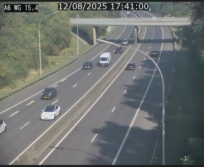Traffic live webcam Luxembourg Capellen - A6 - BK 15.4 - direction Luxembourg/France/Allemagne