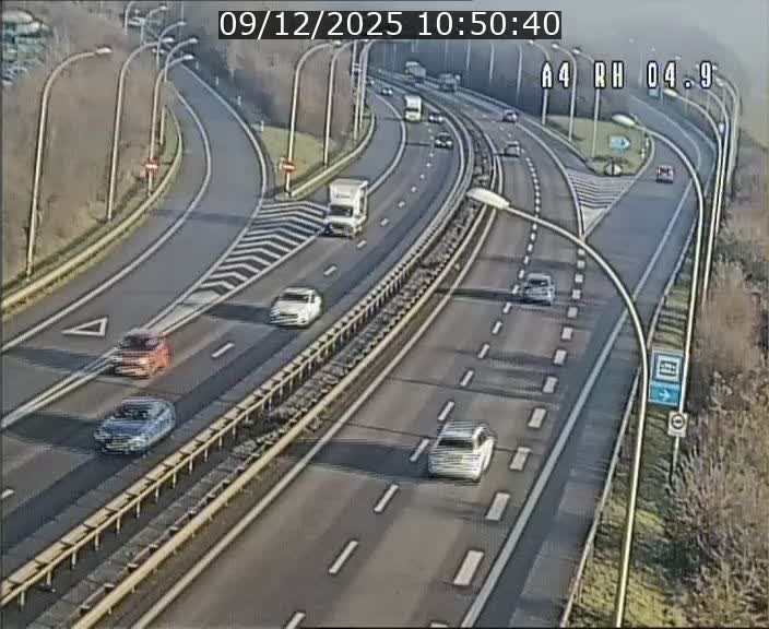 Traffic live webcam Luxembourg Leudelange - A4 - BK 4.9 - direction Luxembourg