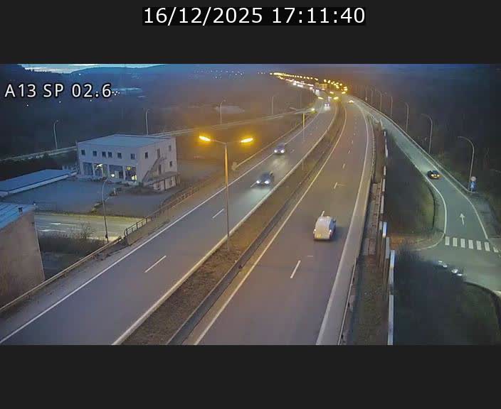 Traffic live webcam Luxembourg Sanem - A13 direction Pétange - BK 2.6