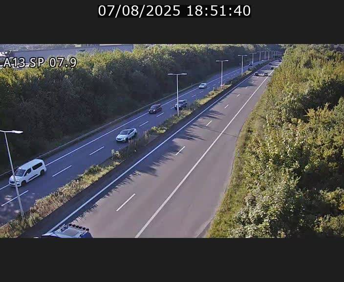 Traffic live webcam Luxembourg Jonction Lankelz - A13 direction Pétange - BK 7.9