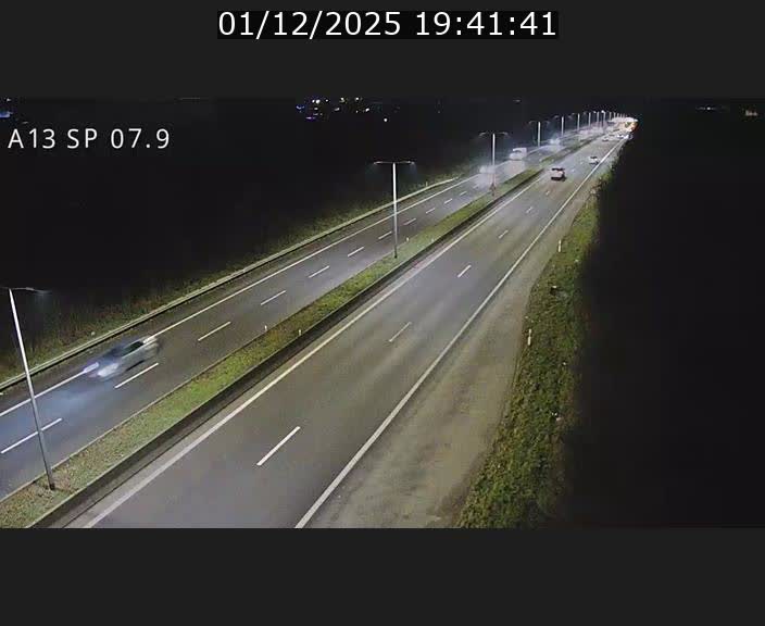 Traffic live webcam Luxembourg Jonction Lankelz - A13 direction Pétange - BK 7.9