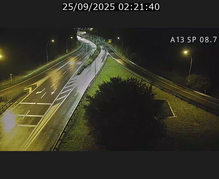 Traffic live webcam Luxembourg Jonction Lankelz - A13 direction Pétange - BK 8.7 
