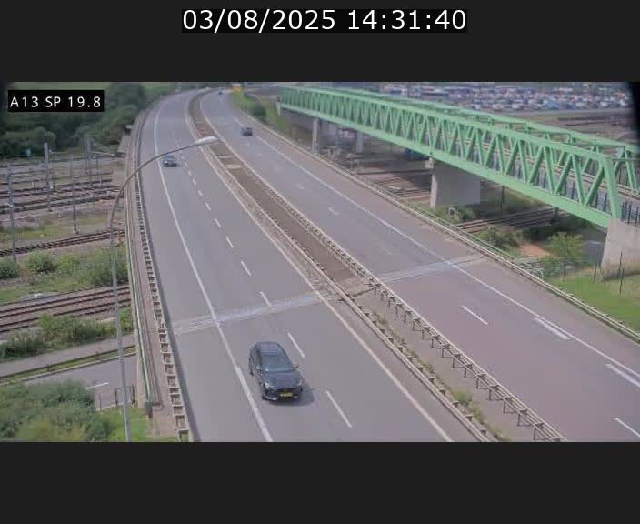 Traffic live webcam Luxembourg Croix de Bettembourg - A13 direction Esch-sur-Alzette - BK 19.8