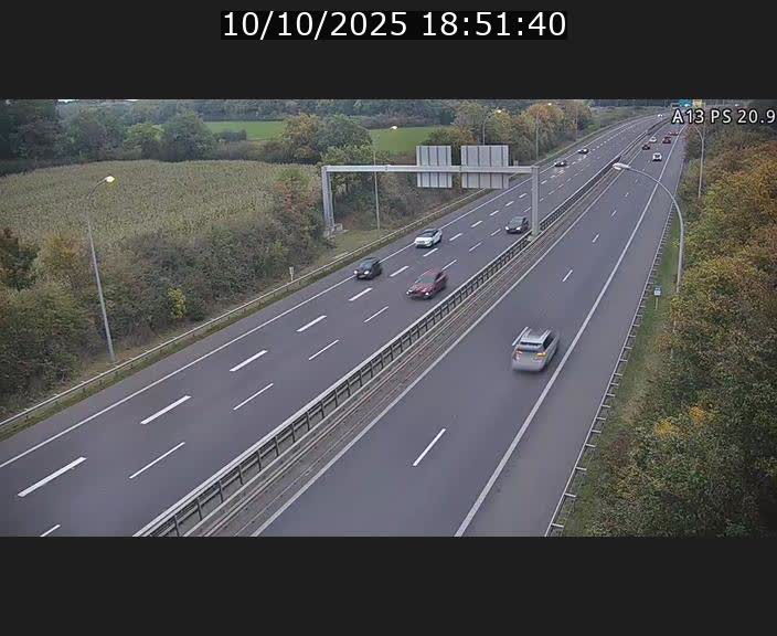 Traffic live webcam Luxembourg Croix de Bettembourg, rond-point d'Hellange - A13 direction Allemagne - BK 20.9