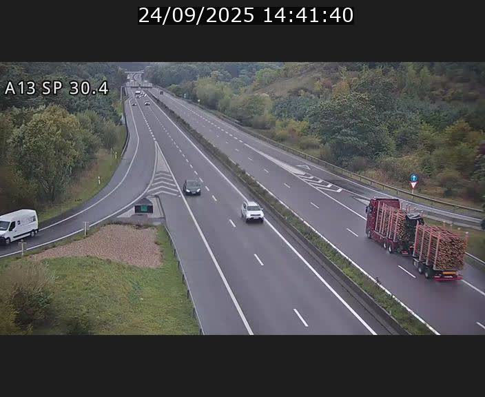 Traffic live webcam Luxembourg Altwies - A13 direction Luxembourg-ville - BK 30.4
