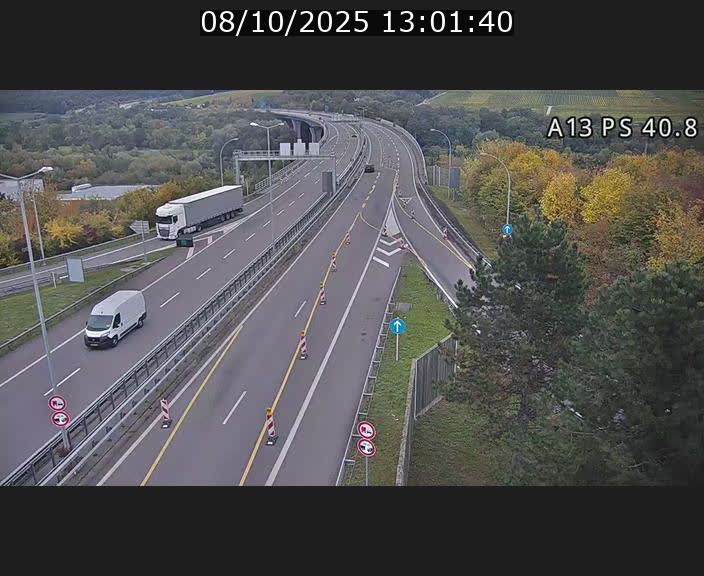 Webcam autoroute A13 à la sortie est du tunnel Markusbierg à Schengen. Vue sur le pont de la Moselle, vers l'Allemagne