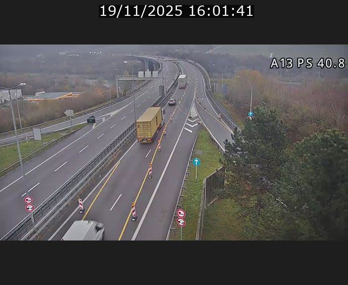 Webcam autoroute A13 à la sortie est du tunnel Markusbierg à Schengen. Vue sur le pont de la Moselle, vers l'Allemagne