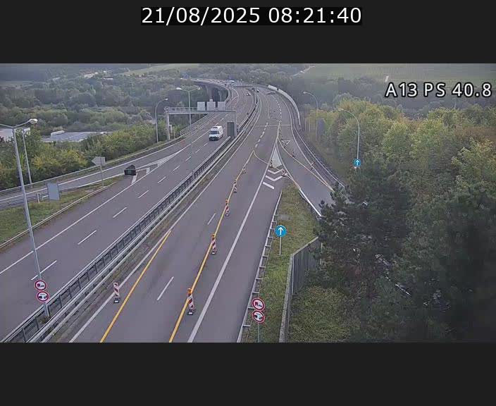 Webcam autoroute A13 à la sortie est du tunnel Markusbierg à Schengen. Vue sur le pont de la Moselle, vers l'Allemagne