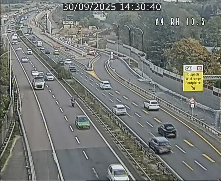 Traffic live webcam Luxembourg Pontpierre - A4 - BK 10.5 - direction Luxembourg
