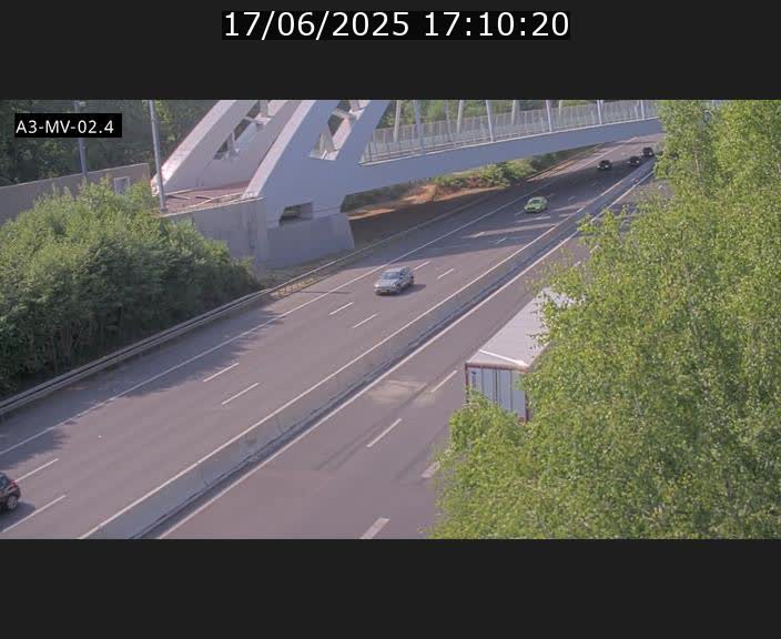Webcam autoroute de la France (A3) au Luxembourg à Fentange, à proximité de la Croix de Gasperich. Vue orientée vers la Cloche d'Or