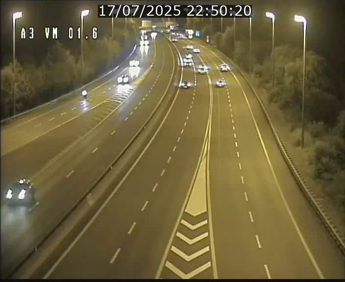 Traffic live webcam Luxembourg - Croix de Gasperich - A3 - BK 1.6 - direction France/Aire de Berchem