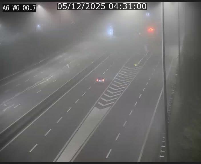 Traffic live webcam Luxembourg Croix de Cessange - A6 - BK 0.7 - direction A3 France