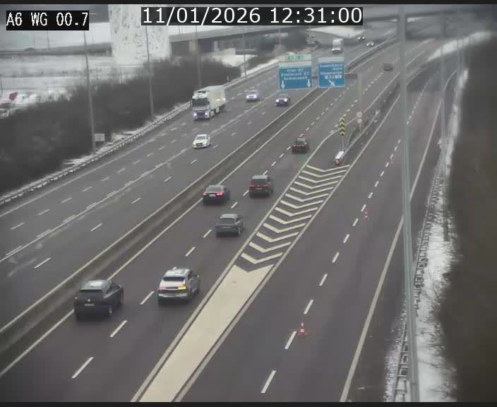Traffic live webcam Luxembourg Croix de Cessange - A6 - BK 0.7 - direction A3 France