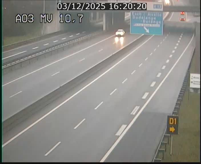 Traffic live webcam Luxembourg Croix de Bettembourg - A3 - BK 10.7 - direction France