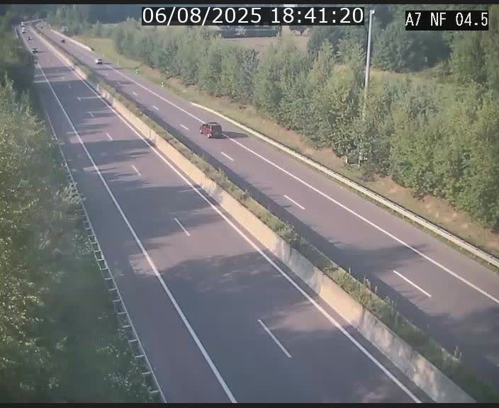 Caméra autoroute Luxembourg A7 - Passage à gibier Rëngelbour - direction Tunnel Grouft