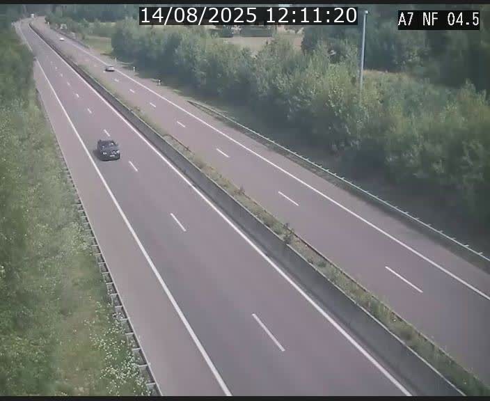 Caméra autoroute Luxembourg A7 - Passage à gibier Rëngelbour - direction Tunnel Grouft