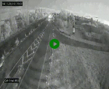 Vue en direct de l'autoroute A10 grâce à un drône situé au-dessus du péage de Virsac