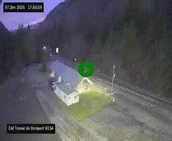 Webcam à l'entrée du tunnel du Somport, côté français, sur la N134, dans les Pyrénées, en direction de l'Espagne, à 1116 mètres d'altitude