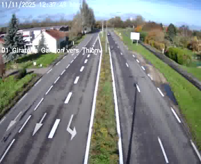 Webcam de surveillance sur D1 (France) à Ennery, cadrée vers Thionville, proposant une information routière utile aux déplacements quotidiens.