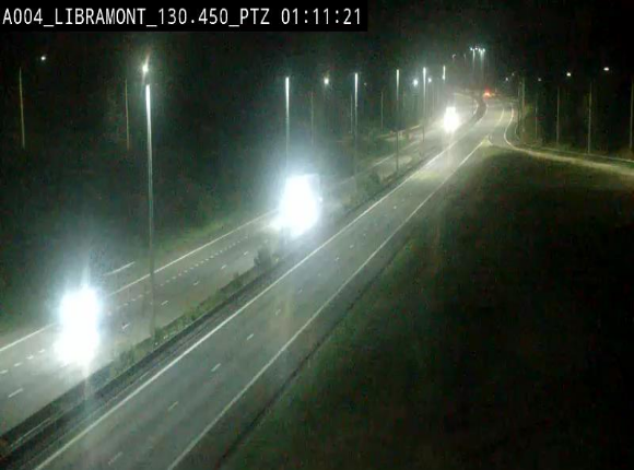 Webcam E411 à hauteur de la sortie 25 de Libramont menant vers Bouillon, Sedan et Reims via la N89. Vue orientée vers Bruxelles