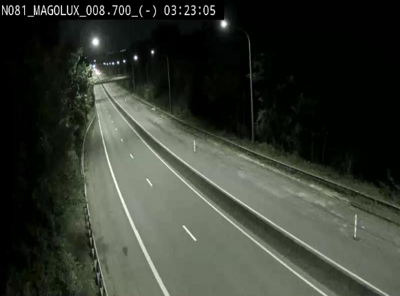 Webcam sur la N81 (E411) à hauteur de la jonction avec la N883. Vue orientée vers Arlon