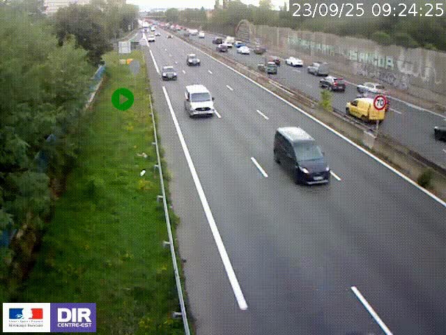 Webcam à Bron sur l'A43 à la jonction avec le boulevard périphérique de Lyon (D383). Vue orientée vers Lyon