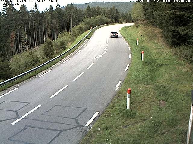 Webcam à 406 mètres d'altitude au niveau du col du haut du bois sur la RD32