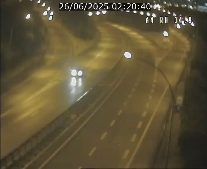 Traffic live webcam Luxembourg Leudelange - A4 - BK 4.9 - direction Luxembourg