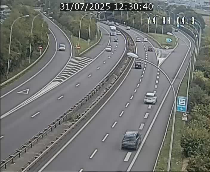 Traffic live webcam Luxembourg Leudelange - A4 - BK 4.9 - direction Luxembourg