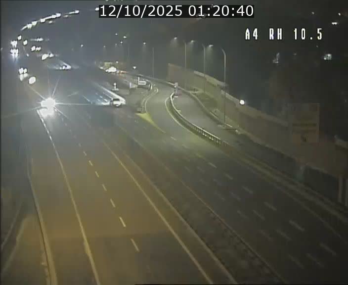 Traffic live webcam Luxembourg Pontpierre - A4 - BK 10.5 - direction Luxembourg