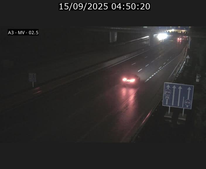 Webcam autoroute A3 au Luxembourg à proximité de la Croix de Gasperich. Vue orientée vers Luxembourg